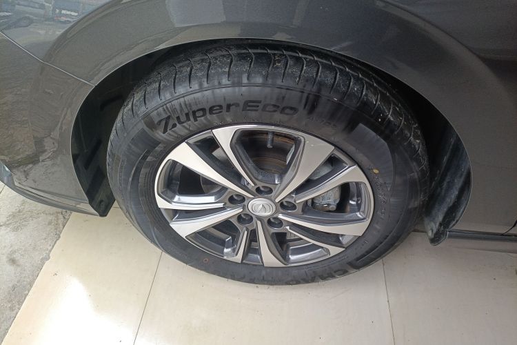 长安 逸动 2023款 畅享版 PLUS 蓝鲸NE 1.4T GDI DCT尊贵版车身外观6007