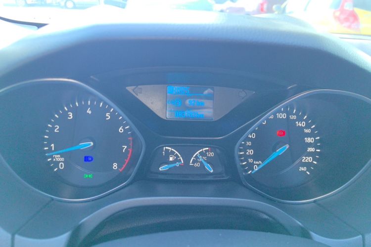 福特 福克斯 2018款 两厢经典 1.6L 自动风尚型智行版中控内饰14