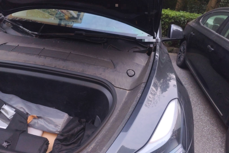 特斯拉 Model Y 2024款 后轮驱动版局部细节9007