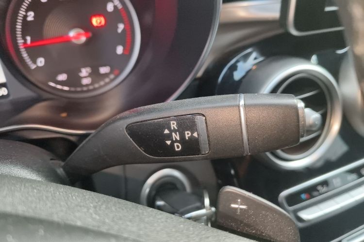 奔驰GLC 2018款 GLC 200 4MATIC中控内饰18