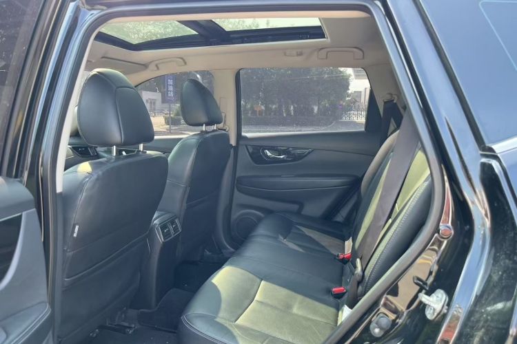 日产 奇骏 2020款 2.0L XL Premium CVT 2WD智联尊享版中控内饰21