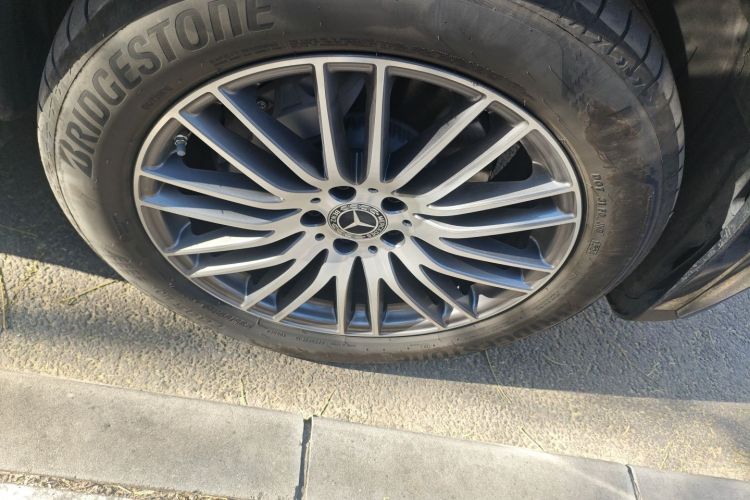 奔驰GLC 2024款 改款 GLC 300 L 4MATIC 动感型 5座车身外观10