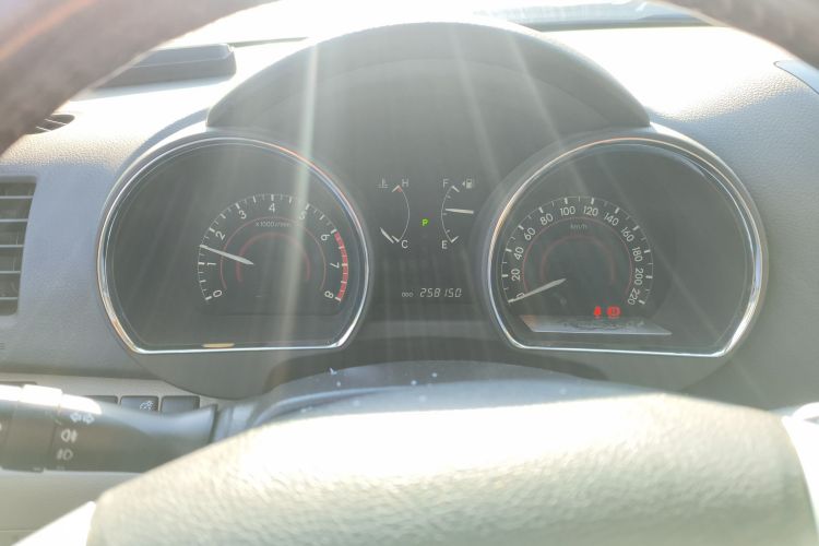 丰田 汉兰达 2012款 2.7L 两驱7座豪华版中控内饰14