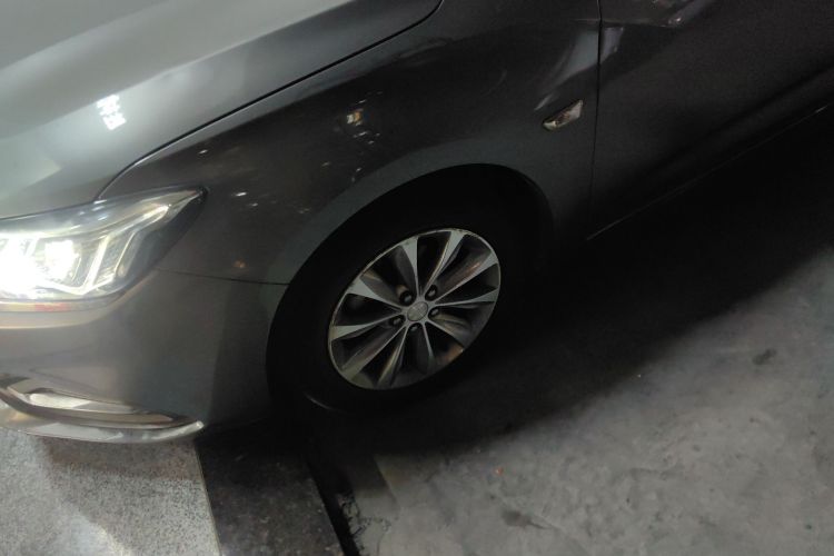 雪佛兰 科鲁泽 2022款 320 自动悦享天窗版车身外观6007