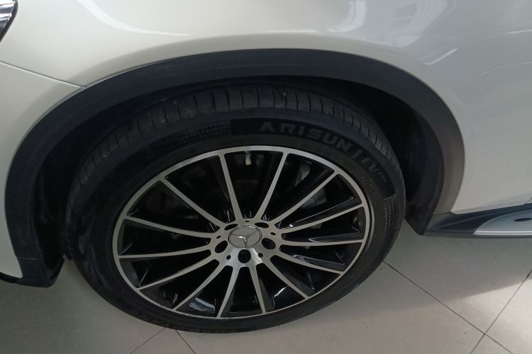 奔驰GLC轿跑 AMG 2017款 AMG GLC 43 4MATIC 轿跑SUV车身外观6007