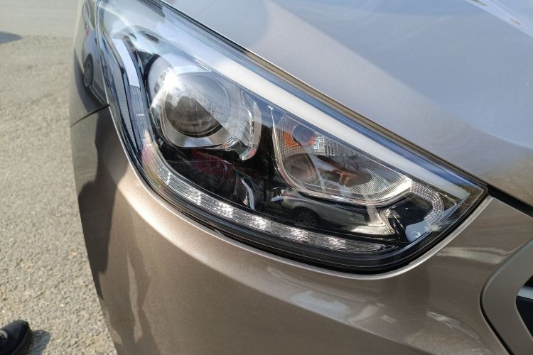 北京现代ix35 2013款 2.0L 手动两驱舒适型GL 国IV车身外观8