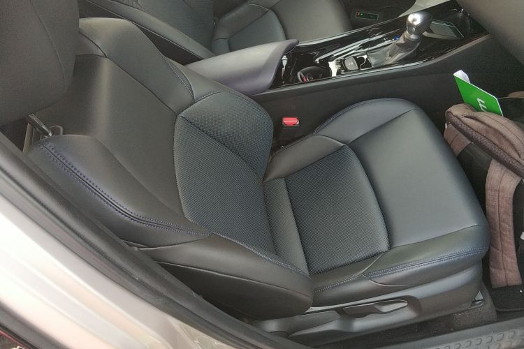 丰田C-HR 2020款 2.0L 领先版局部细节41