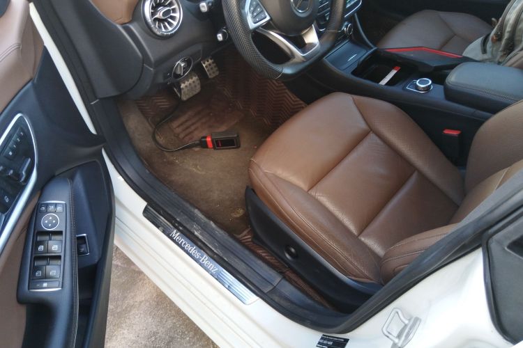 奔驰CLA 2014款 CLA 260 4MATIC中控内饰20