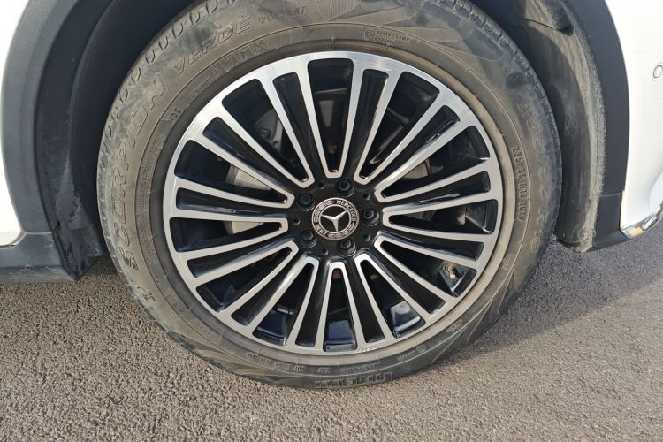 奔驰GLC 2019款 GLC 260 4MATIC 动感型车身外观10