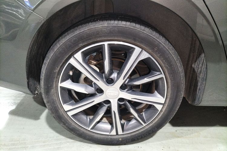 吉利汽车 帝豪 2023款 第4代冠军版 1.5L CVT尊贵型车身外观6008