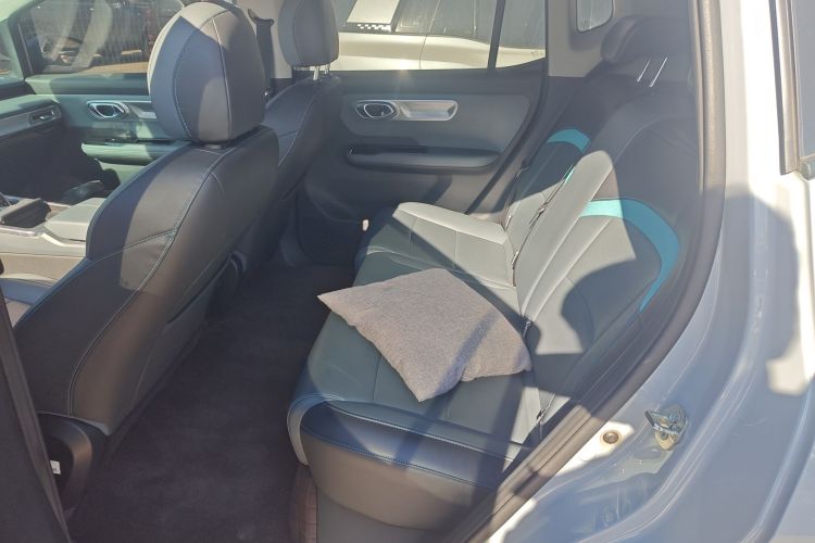 埃安 AION Y 2023款 Younger 星耀版中控内饰7004