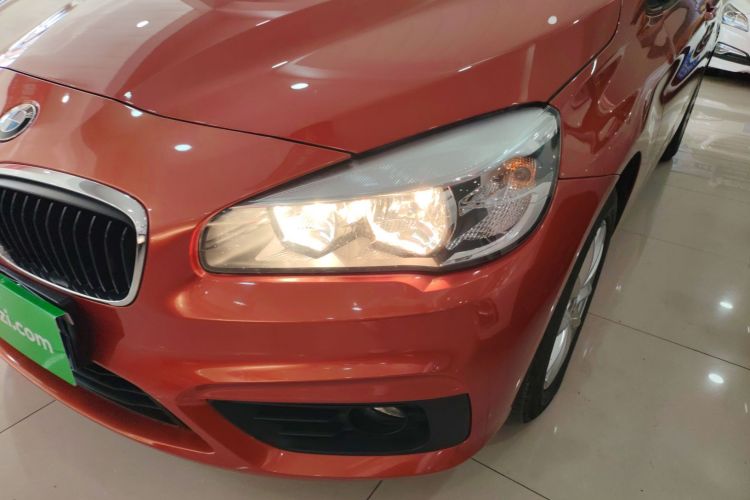 宝马2系旅行车 2016款 218i 时尚型车身外观36