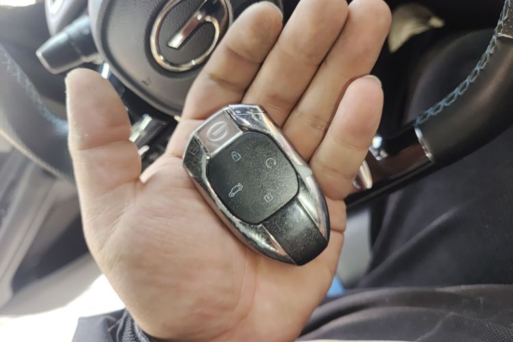 广汽传祺 影豹 2022款 270T DCT J16银河战机版中控内饰11