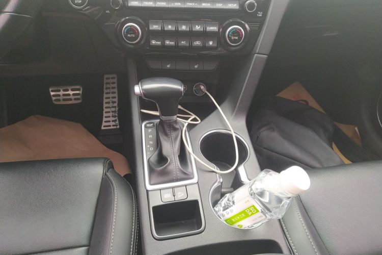 起亚KX5 2016款 1.6T 自动两驱Premium中控内饰18