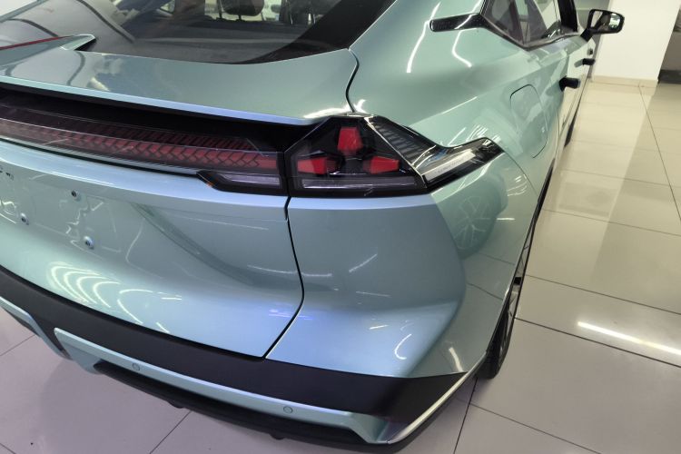 深蓝汽车 深蓝SL03 2022款 515纯电版车身外观9