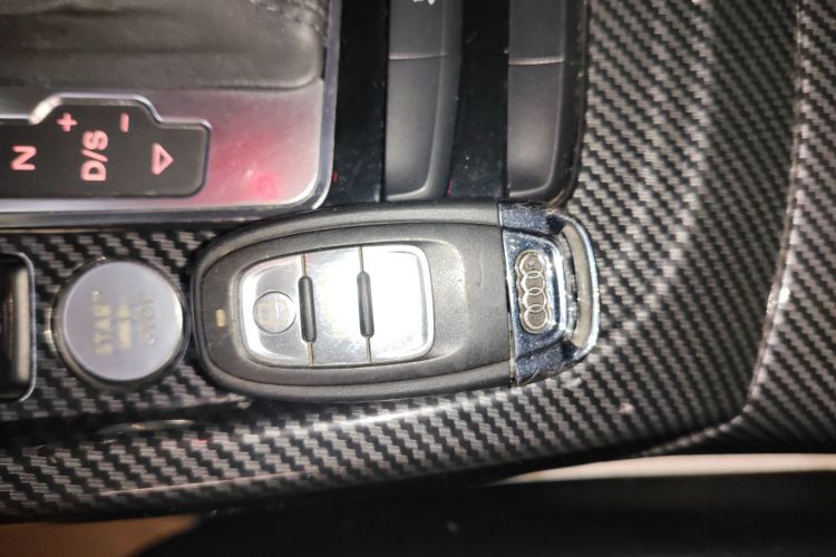 奥迪Q5 2016款 40 TFSI 进取型中控内饰7001