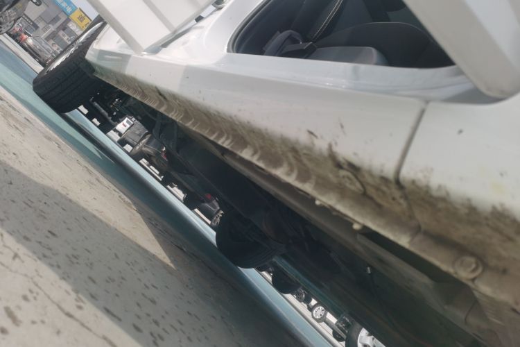 五菱汽车 五菱宏光PLUS 2020款 1.5L 手动标准型 5座局部细节9001