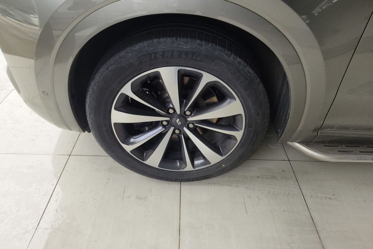 理想汽车 理想ONE 2020款 增程6座版车身外观6001