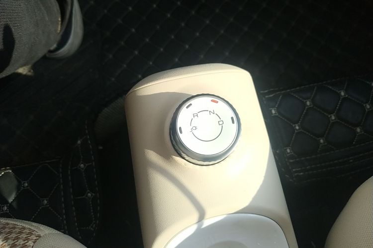 五菱汽车 宏光MINIEV 2024款 第三代 215km 进阶版中控内饰18