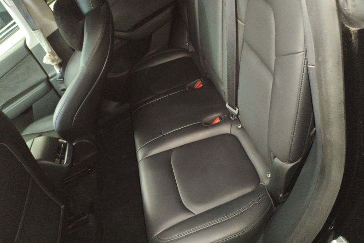 特斯拉 Model Y 2021款 标准续航后驱版中控内饰7004