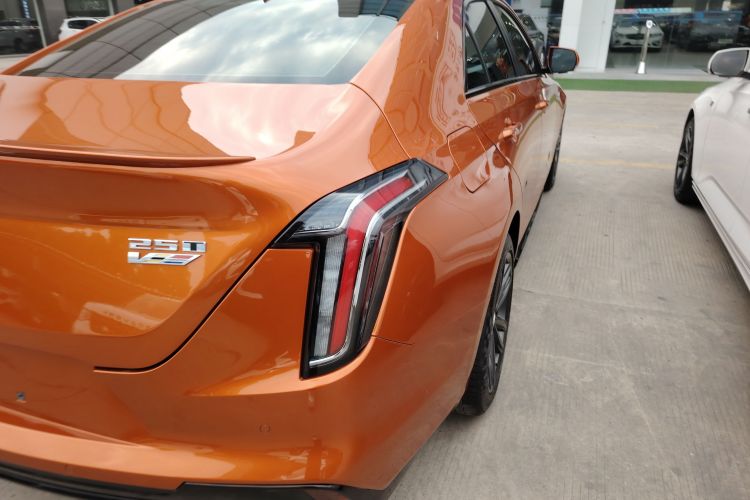 凯迪拉克CT4 2023款 25T 豪华型车身外观9