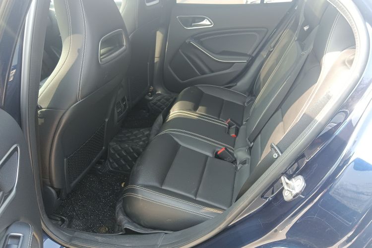 奔驰GLA 2018款 GLA 200 动感型中控内饰7004