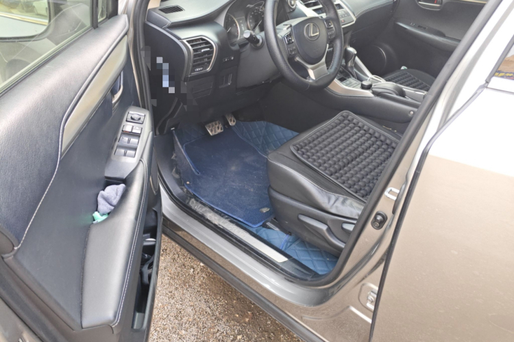 雷克萨斯NX 2015款 200 前驱 锋行版中控内饰20