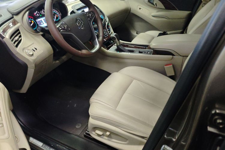 别克 君越 2013款 2.4L SIDI领先舒适型中控内饰19