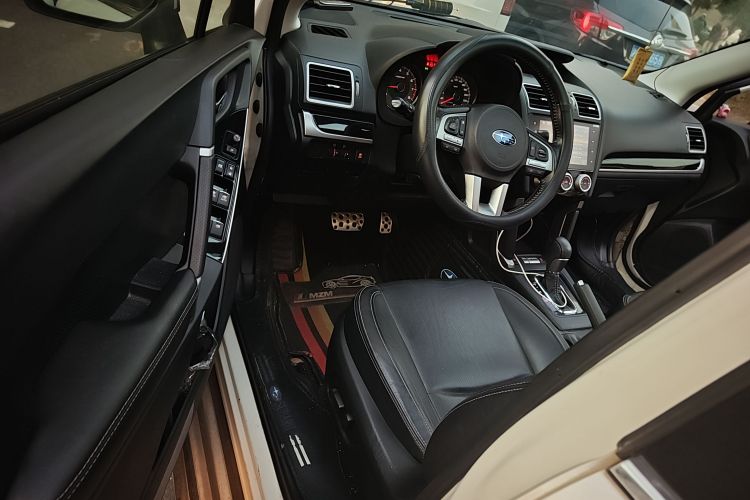 斯巴鲁 森林人 2016款 2.0i 时尚导航版中控内饰20