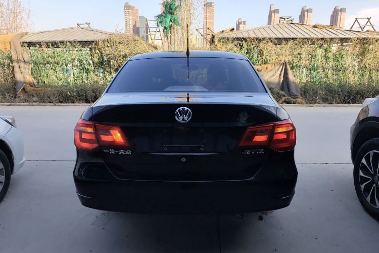 大众 捷达 2015款 1.4L 手动时尚型车身外观6