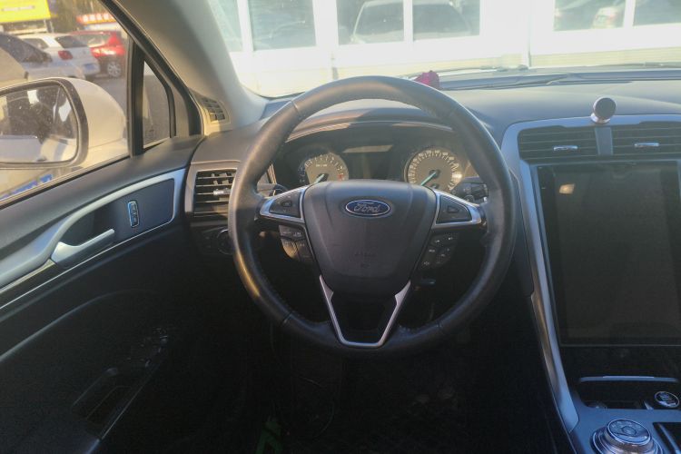 福特 蒙迪欧 2017款 改款 EcoBoost 180 时尚型局部细节13