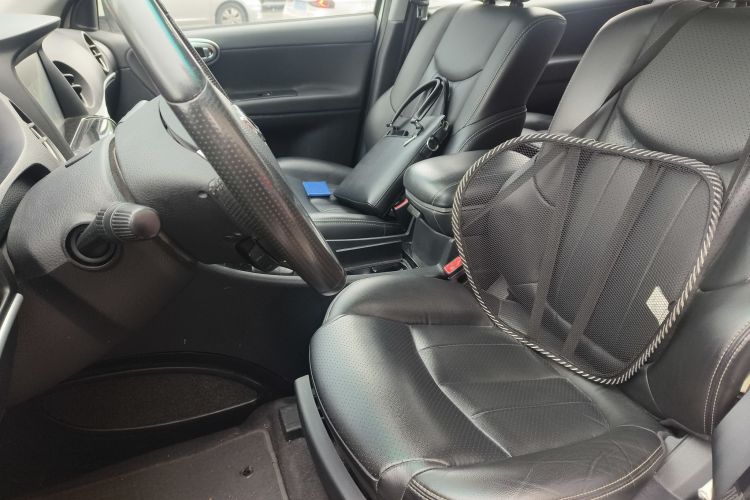 纳智捷 大7 SUV 2015款 2.2T 两驱智尊型中控内饰19