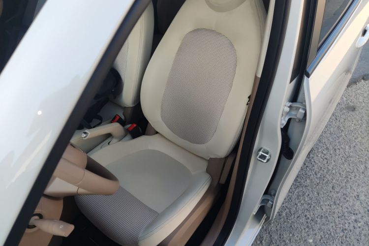 五菱汽车 宏光MINIEV 2025款 四门版 进阶款中控内饰19