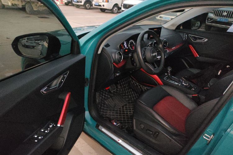 奥迪Q2L 2018款 35 TFSI 时尚动感型 国V中控内饰7003