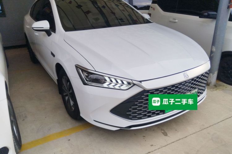 比亚迪 秦PLUS 2024款 荣耀版 DM-i 55KM领先型车身外观3