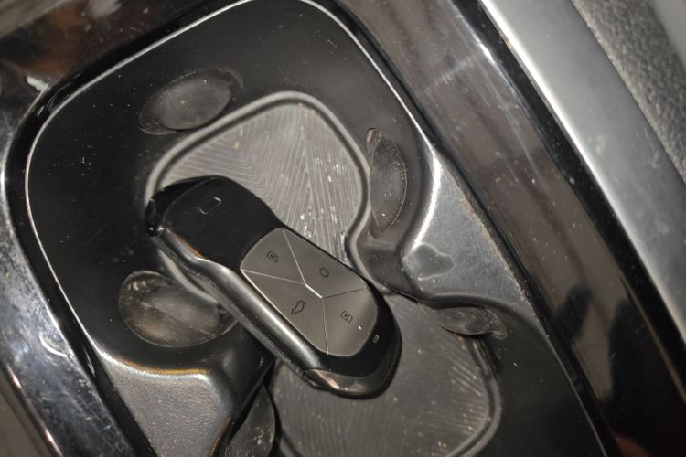 小鹏P5 2022款 460E+中控内饰7001