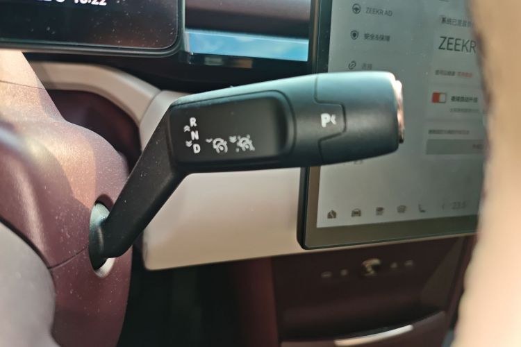 极氪X 2025款 五座后驱版中控内饰18