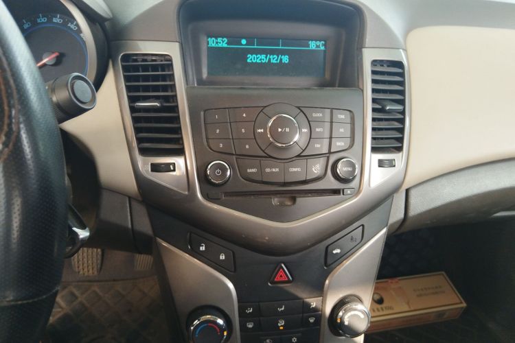 雪佛兰 科鲁兹 2015款 1.5L 经典 SE MT中控内饰16