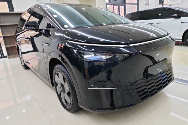 小鹏X9 2024款 702超长续航Pro车身外观3