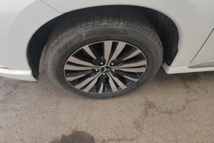 三菱 欧蓝德 2021款 改款 2.0L 两驱畅行版 5座车身外观6007