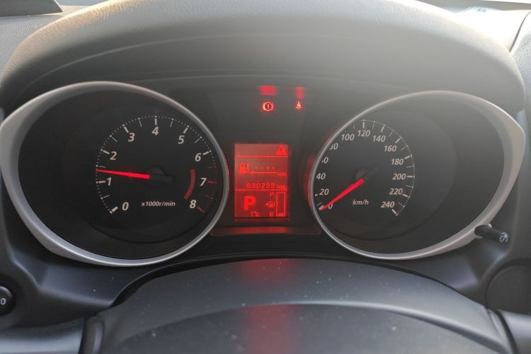 三菱 劲炫ASX 2013款 2.0L CVT两驱精英版中控内饰14