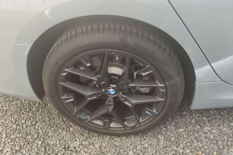 宝马3系 2025款 330Li M运动曜夜套装车身外观6001