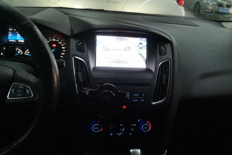 福特 福克斯 2018款 两厢经典 EcoBoost 180 自动精英型中控内饰16