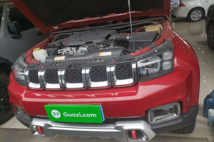 北京越野 北京BJ40 2019款 PLUS 2.3T 自动四驱尊享版 国VI机舱底盘24