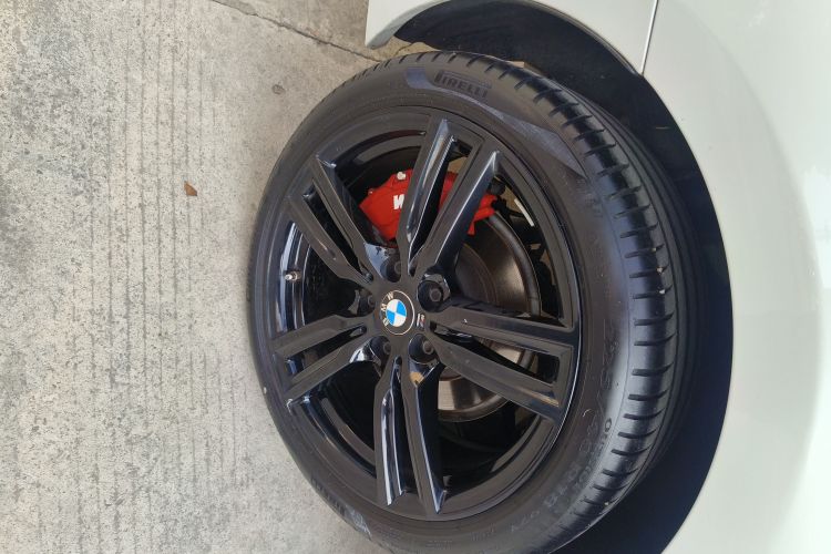 宝马1系 2022款 125i M运动曜夜版车身外观6008