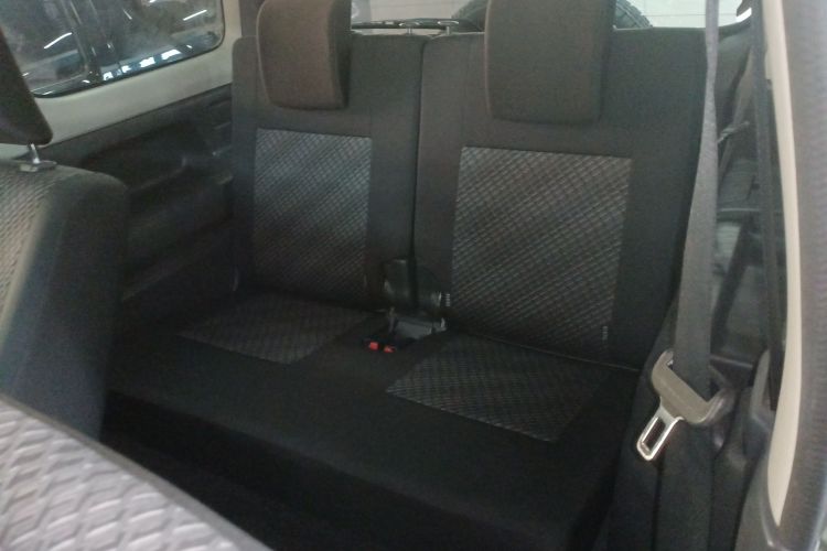 铃木 吉姆尼 2015款 1.3 AT JLX中控内饰7004