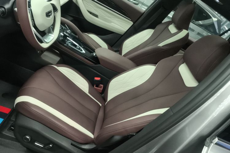 吉利汽车 星越L 2024款 2.0TD 高功自动两驱云起版中控内饰19