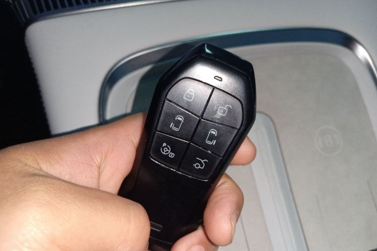 小鹏X9 2024款 640四驱高性能Max中控内饰7001