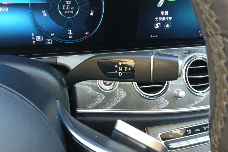 奔驰E级 2021款 E 300 L 时尚型局部细节18