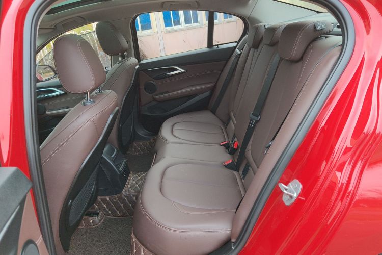 宝马1系 2020款 120i M运动套装中控内饰21